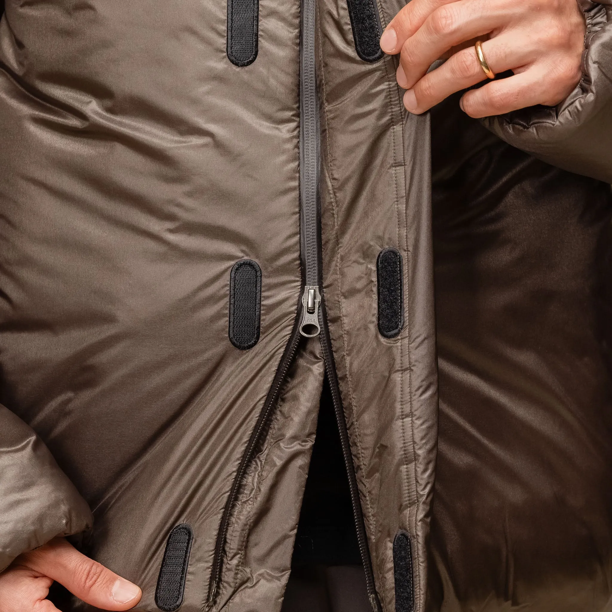 Goldwin 0 - Cloud Helicoid Parka Jacket - Jet Brown